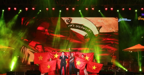 Ca sĩ Quang Hào, Trọng Tấn song ca trong đêm nhạc “Bước chân Người lính”