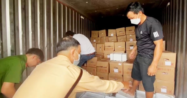 An Giang tạm giữ một xe tải vận chuyển gần 16 tấn thịt heo không rõ nguồn gốc