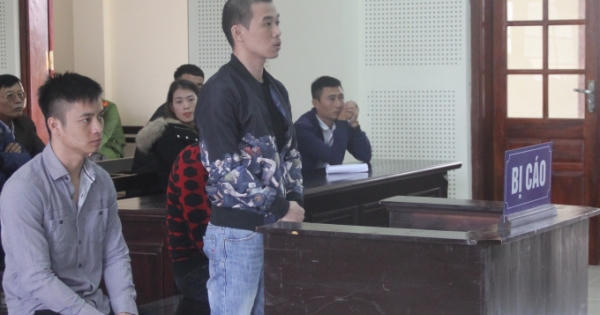 Nhóm căng băng rôn, mở nhạc tang, thắp hương… đe dọa con nợ lĩnh án