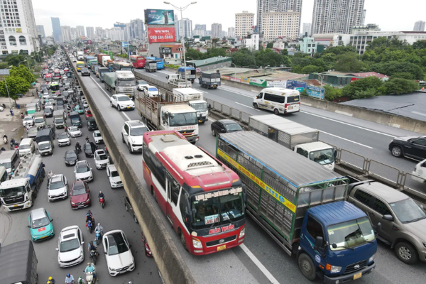 Bộ Xây dựng đề xuất giảm thuế, phí vận tải