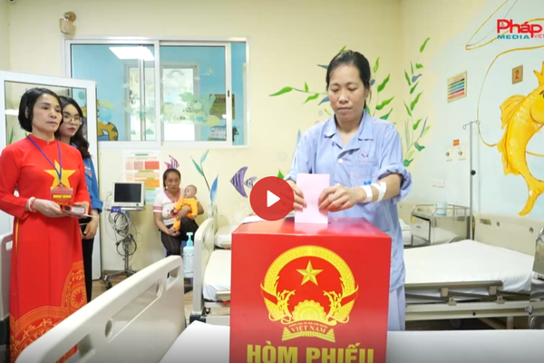 Những lá phiếu “đặc biệt” trong bệnh viện ngày bầu cử