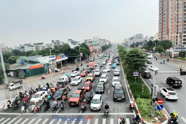 Rào chắn và tổ chức giao thông trên tuyến đường Cổ Linh, Đàm Quang Trung