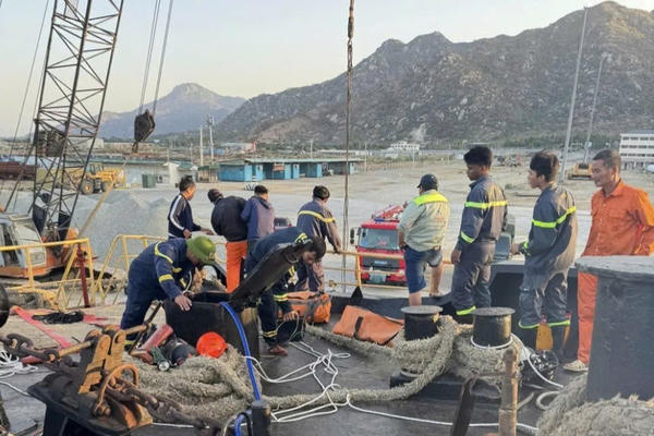 3 người tử vong trên tàu Trường Nguyên 18 Khánh Hòa: Nghi bị điện giật trong hầm tàu