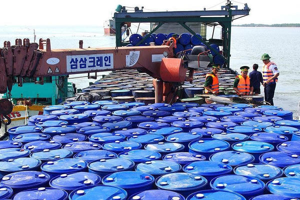 Xử lý nghiêm hành vi buôn lậu, gian lận thương mại, vận chuyển trái phép xăng dầu qua biên giới