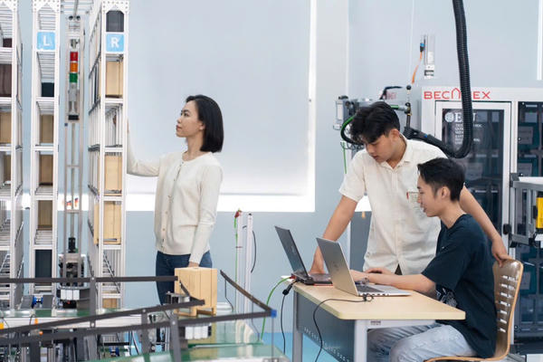TP Hồ Chí Minh phát động phong trào thi đua về đổi mới sáng tạo, chuyển đổi số và chuyển đổi xanh