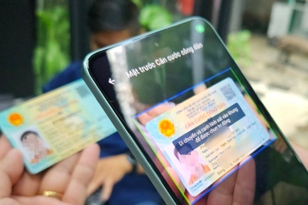 Đề xuất phạt tới 100 triệu đồng hành vi mở tài khoản bằng định danh giả mạo
Đề xuất phạt tới 100 triệu đồng hành vi mở tài khoản bằng định danh giả mạo