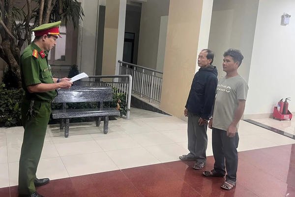 Bắt giữ khẩn cấp hai đối tượng hàng xóm xâm hại bé gái 13 tuổi tại Đà Nẵng