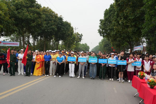 Hơn 1.200 người tham gia Ngày chạy Olympic vì sức khỏe toàn dân tại xã Liên Minh Hơn 1.200 người tham gia Ngày chạy Olympic vì sức khỏe toàn dân tại xã Liên Minh