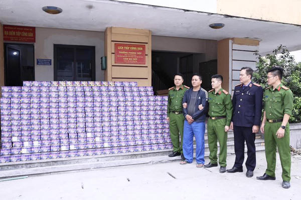 Triệt phá đường dây buôn bán hàng cấm xuyên biên giới, thu giữ gần 710kg pháo 