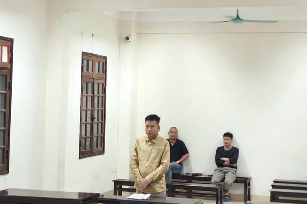 Giảm án cho bị cáo dùng dao gây thương tích tại quán ăn