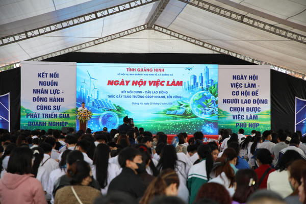 Gần 11.000 cơ hội việc làm tại Ngày hội kết nối cung - cầu lao động ở Quảng Ninh Gần 11.000 cơ hội việc làm tại Ngày hội kết nối cung - cầu lao động ở Quảng Ninh