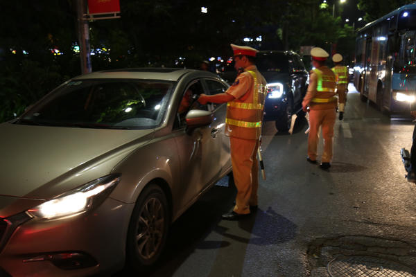 Cục CSGT thông tin về việc xử lý vi phạm giao thông sau khi bãi bỏ Nghị định 100
Cục CSGT thông tin về việc xử lý vi phạm giao thông sau khi bãi bỏ Nghị định 100