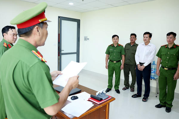 Khởi tố 3 bị can mua bán trái phép hoá đơn giá trị hơn 31 tỷ đồng Khởi tố 3 bị can mua bán trái phép hoá đơn giá trị hơn 31 tỷ đồng