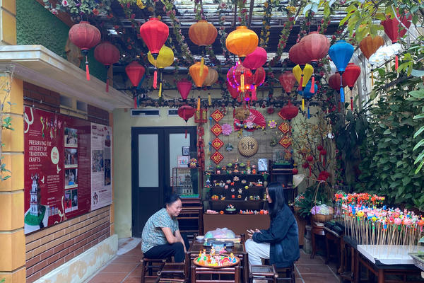 Làng Tò he Xuân La: Khi hồn đất hoá hình hài và những ngón tay dệt nên phép màu tuổi thơ Làng Tò he Xuân La: Khi hồn đất hoá hình hài và những ngón tay dệt nên phép màu tuổi thơ