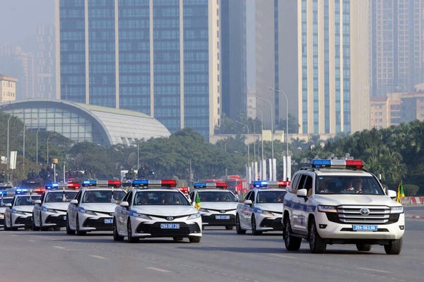 Người dân cần làm gì khi gặp xe ưu tiên đang làm nhiệm vụ? Người dân cần làm gì khi gặp xe ưu tiên đang làm nhiệm vụ?