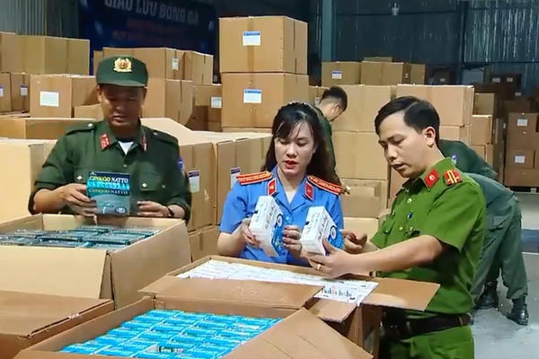 Truy tố “ông trùm” sản xuất, buôn bán thực phẩm chức năng giả hơn 500 tỷ đồng.