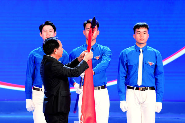 Đoàn TNCS Hồ Chí Minh đón nhận Huân chương Lao động hạng Nhất Đoàn TNCS Hồ Chí Minh đón nhận Huân chương Lao động hạng Nhất