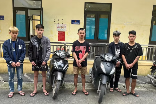 Xử lý nhóm thanh niên mang hung khí vô cớ đuổi chém ô tô đang lưu thông