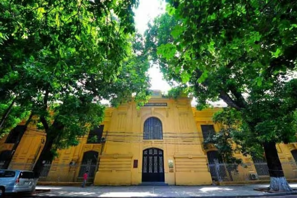 Hà Nội: Không di dời toàn bộ bệnh viện, trường học ra khỏi khu vực trung tâm Hà Nội: Không di dời toàn bộ bệnh viện, trường học ra khỏi khu vực trung tâm