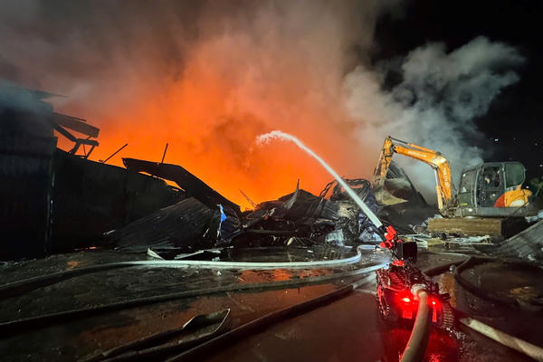 Công an Hà Nội thông tin vụ cháy cụm kho, xưởng ở phường Thanh Liệt Công an Hà Nội thông tin vụ cháy cụm kho, xưởng ở phường Thanh Liệt