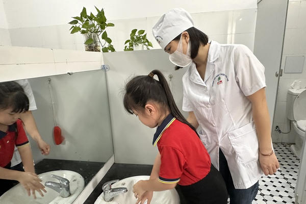 Hà Nội: Tăng cường giám sát phòng chống dịch bệnh tay chân miệng tại trường học