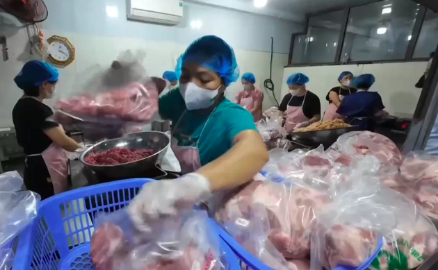 Hà Nội yêu cầu hơn 2.900 trường rà soát thực phẩm bán trú, sau vụ 300 tấn thịt lợn bẩn
