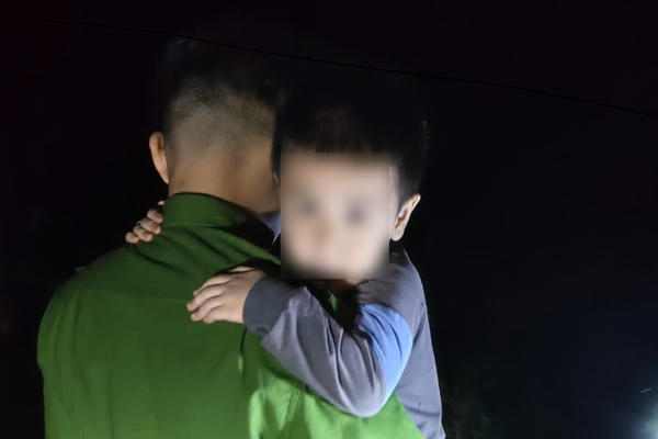 TP Huế: Kịp thời cứu nạn trong đêm cháu bé bị lạc trong rừng 