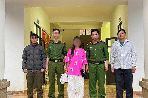 Kịp thời phát hiện và hỗ trợ bé gái 14 tuổi mất tích khi tin người lạ trên mạng xã hội Kịp thời phát hiện và hỗ trợ bé gái 14 tuổi mất tích khi tin người lạ trên mạng xã hội