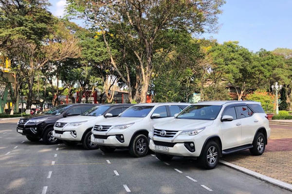 Công an tỉnh Đắk Lắk cảnh báo rủi ro pháp lý trong hoạt động cho thuê xe tự lái
