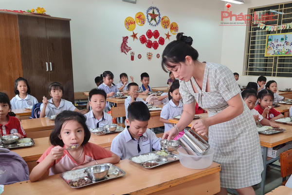 Bộ Y tế chỉ đạo khẩn liên quan đến vấn đề vệ sinh an toàn thực phẩm tại các bếp ăn tập thể và bếp ăn trường học