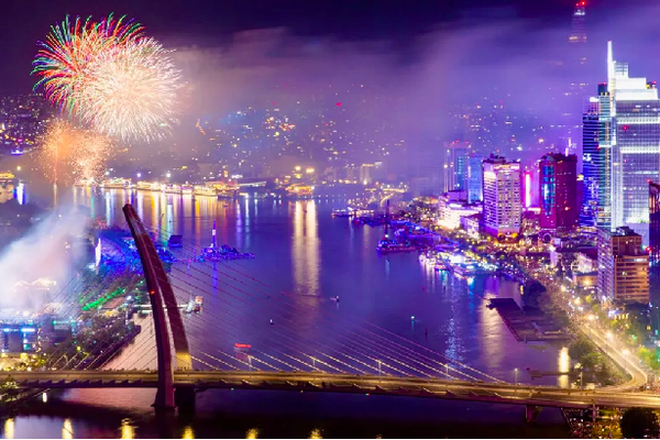 TP Hồ Chí Minh bắn pháo hoa 15 phút dịp lễ 30/4
