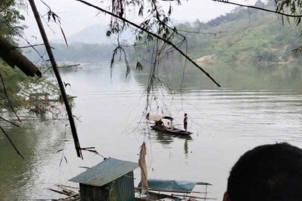 Rủ nhau xuống sông tắm, thiếu niên 15 tuổi đuối nước thương tâm Rủ nhau xuống sông tắm, thiếu niên 15 tuổi đuối nước thương tâm