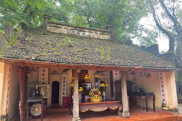 Đền cổ thờ vị tổ nghề của làng khảm trai ngàn tuổi