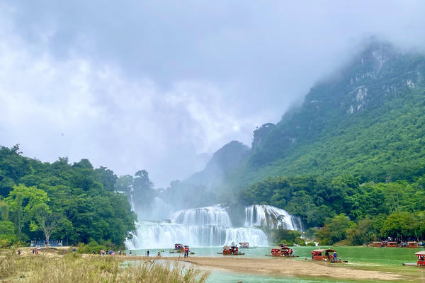 Bốn mùa ngưng đọng trong sắc xanh non nước Cao Bằng