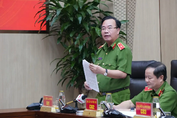 Bộ Công an điều tra hành vi sản xuất, buôn bán hàng giả của Hoàng Hường
Bộ Công an điều tra hành vi sản xuất, buôn bán hàng giả của Hoàng Hường