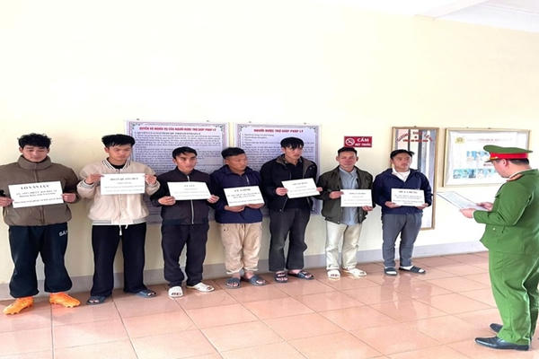 Thêm 7 đối tượng bị khởi tố trong đường dây mua bán súng quân dụng qua mạng