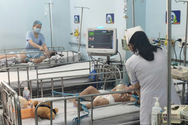 TPHCM ghi nhận hơn 9.100 ca mắc tay chân miệng, 6 người nhiễm não mô cầu