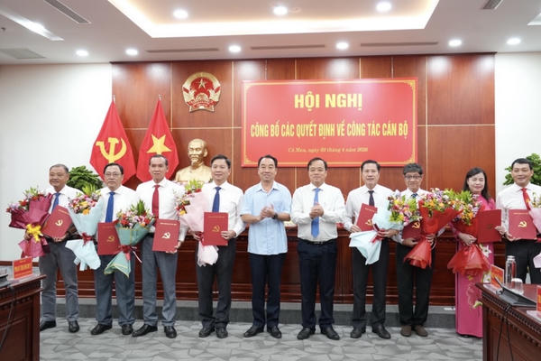 Cà Mau: Công bố nhiều quyết định điều động, bổ nhiệm cán bộ chủ chốt