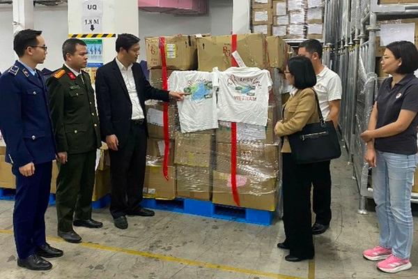 Tiêu hủy 6.000 áo phông in hình bản đồ Việt Nam thiếu Hoàng Sa, Trường Sa