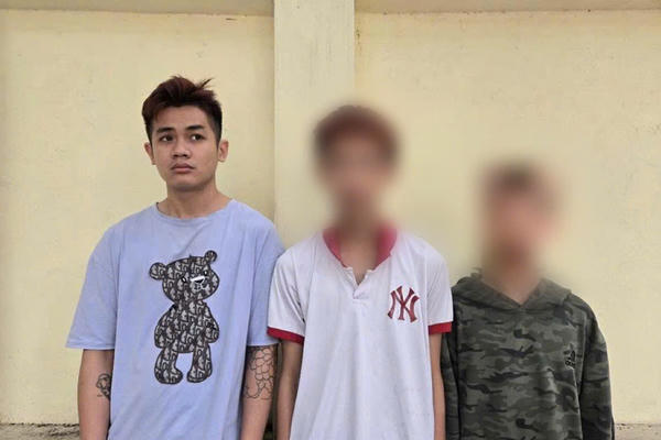 Công an phường Bồ Đề nhanh chóng bắt giữ nhóm đối tượng cướp giật tài sản của cụ bà 96 tuổi