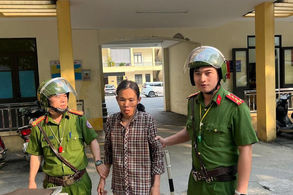 Một thanh niên bị bắn mù mắt chỉ vì nhắc nhở đối tượng mở loa nghe nhạc quá to Một thanh niên bị bắn mù mắt chỉ vì nhắc nhở đối tượng mở loa nghe nhạc quá to