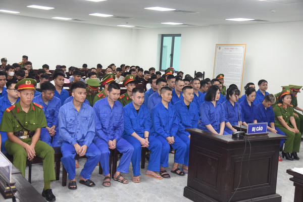 Xét xử 117 đối tượng trong đường dây tội phạm xuyên quốc gia Xét xử 117 đối tượng trong đường dây tội phạm xuyên quốc gia