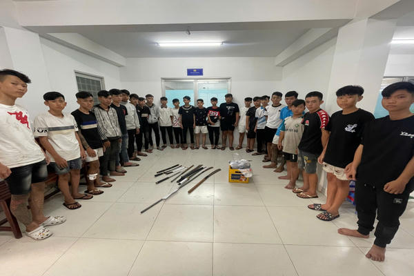 Công an TP Cần Thơ làm rõ vụ hỗn chiến của 23 thanh thiếu niên Công an TP Cần Thơ làm rõ vụ hỗn chiến của 23 thanh thiếu niên
