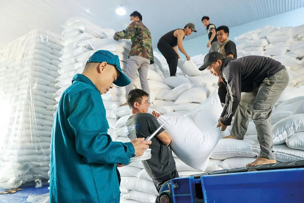 Hà Nội: Hỗ trợ hơn 65 tấn gạo cho học sinh Trường Phổ thông Dân tộc nội trú Hà Nội: Hỗ trợ hơn 65 tấn gạo cho học sinh Trường Phổ thông Dân tộc nội trú