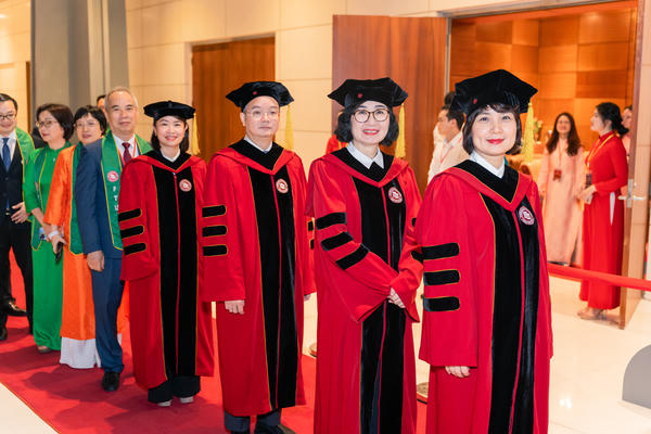 Quy định lãnh đạo trường Đại học phải có bằng Tiến sĩ