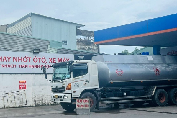 Từ ngày 10/4, UBND cấp tỉnh sẽ cấp phép vận chuyển hàng nguy hiểm