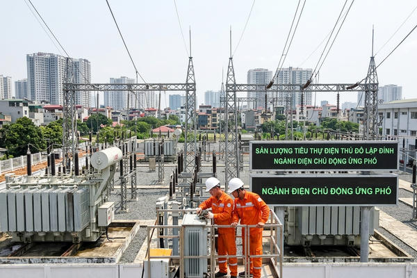 Nắng nóng đẩy tiêu thụ điện Thủ đô tăng vọt và giải pháp từ ngành điện