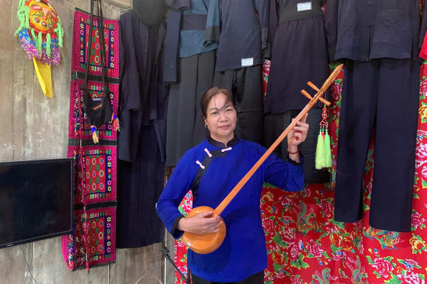 Tâm tư người trong cuộc: Khi tiếng đàn Tính không còn ngân trọn một khúc Tâm tư người trong cuộc: Khi tiếng đàn Tính không còn ngân trọn một khúc