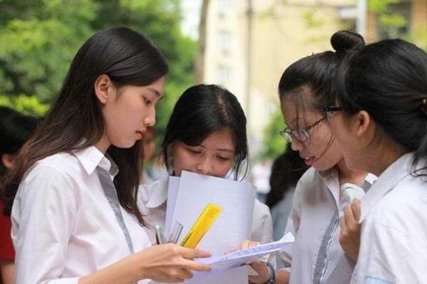 Chờ công bố chỉ tiêu, học sinh TP HCM “cân não” chọn nguyện vọng lớp 10 Chờ công bố chỉ tiêu, học sinh TP HCM “cân não” chọn nguyện vọng lớp 10