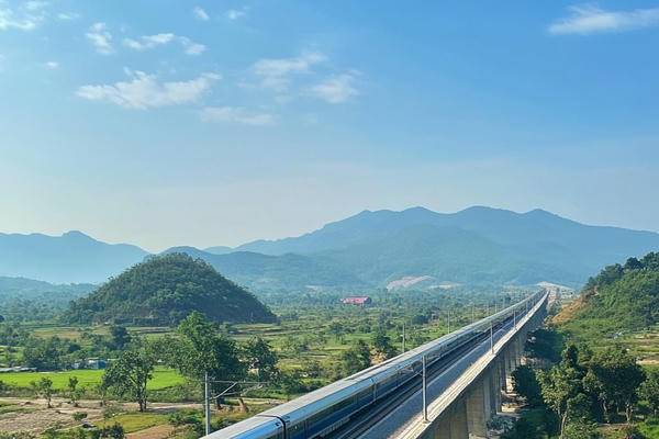 Tách dự án đường sắt tốc độ cao Bắc - Nam thành 17 dự án độc lập Tách dự án đường sắt tốc độ cao Bắc - Nam thành 17 dự án độc lập